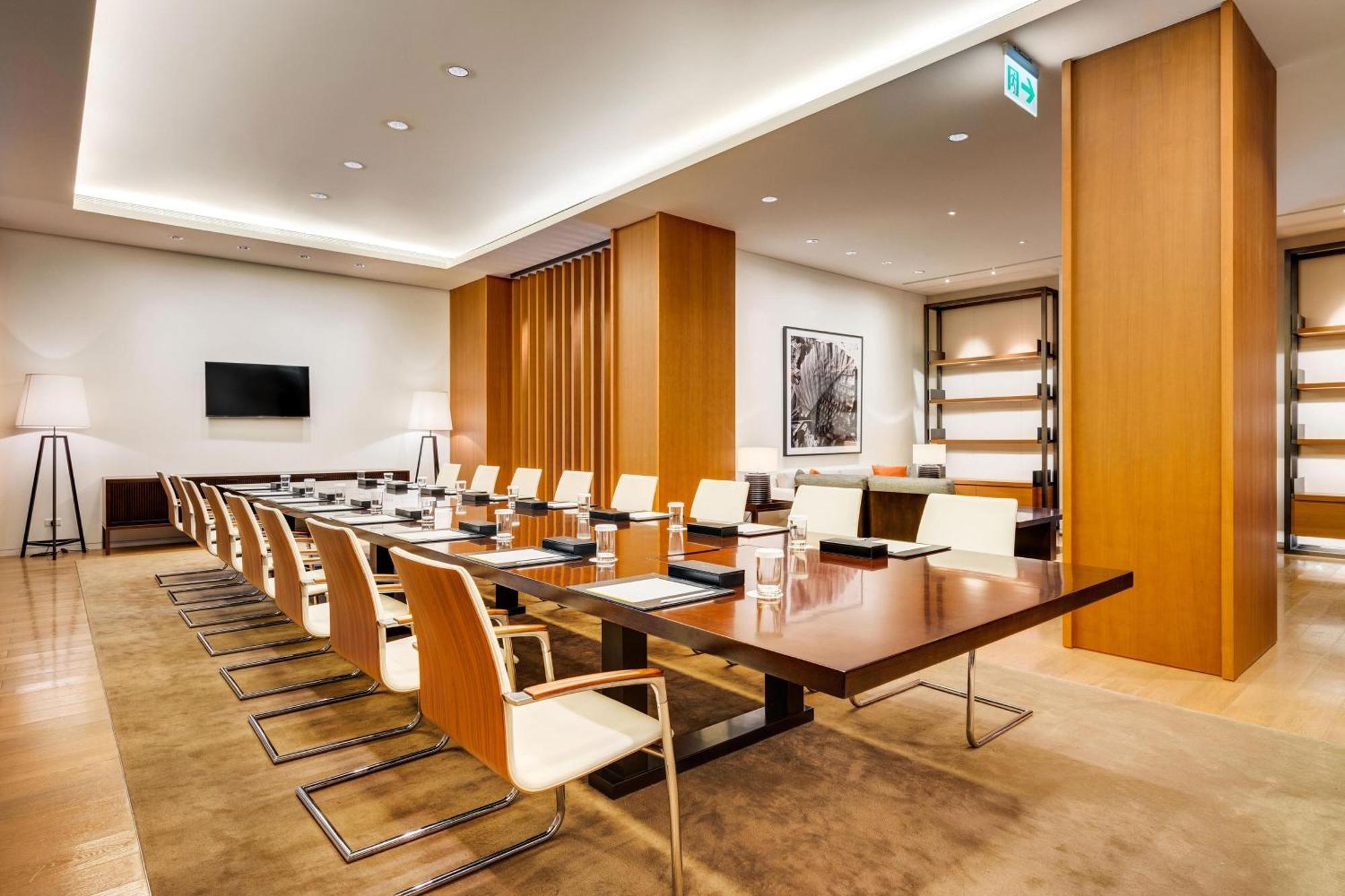 ザ ウェスティン ダーシー リゾート タオユェン 大渓区 エクステリア 写真 Boardroom at the Westin Palace, Madrid